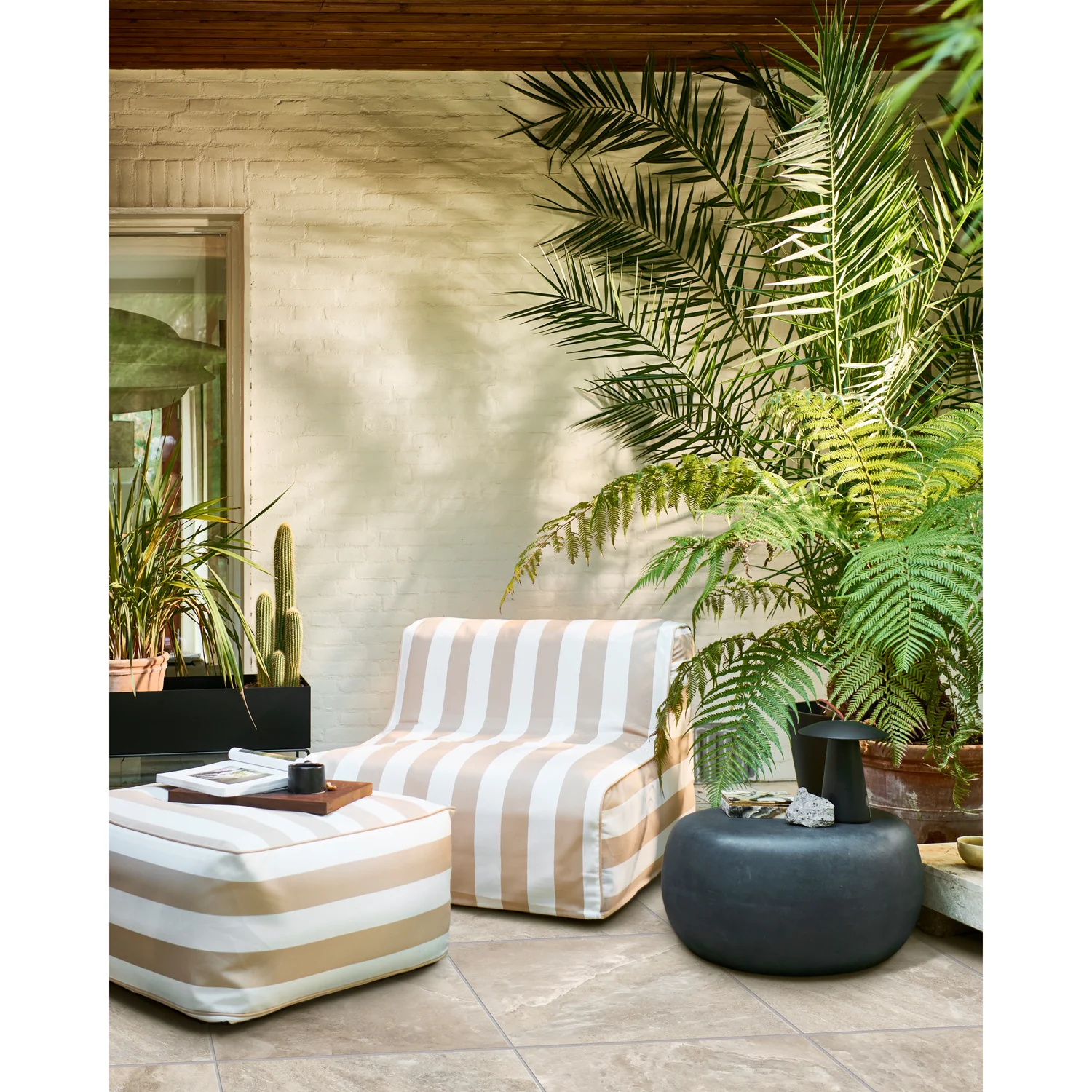 Pebble bijzettafel betonlook antraciet 31x65x4