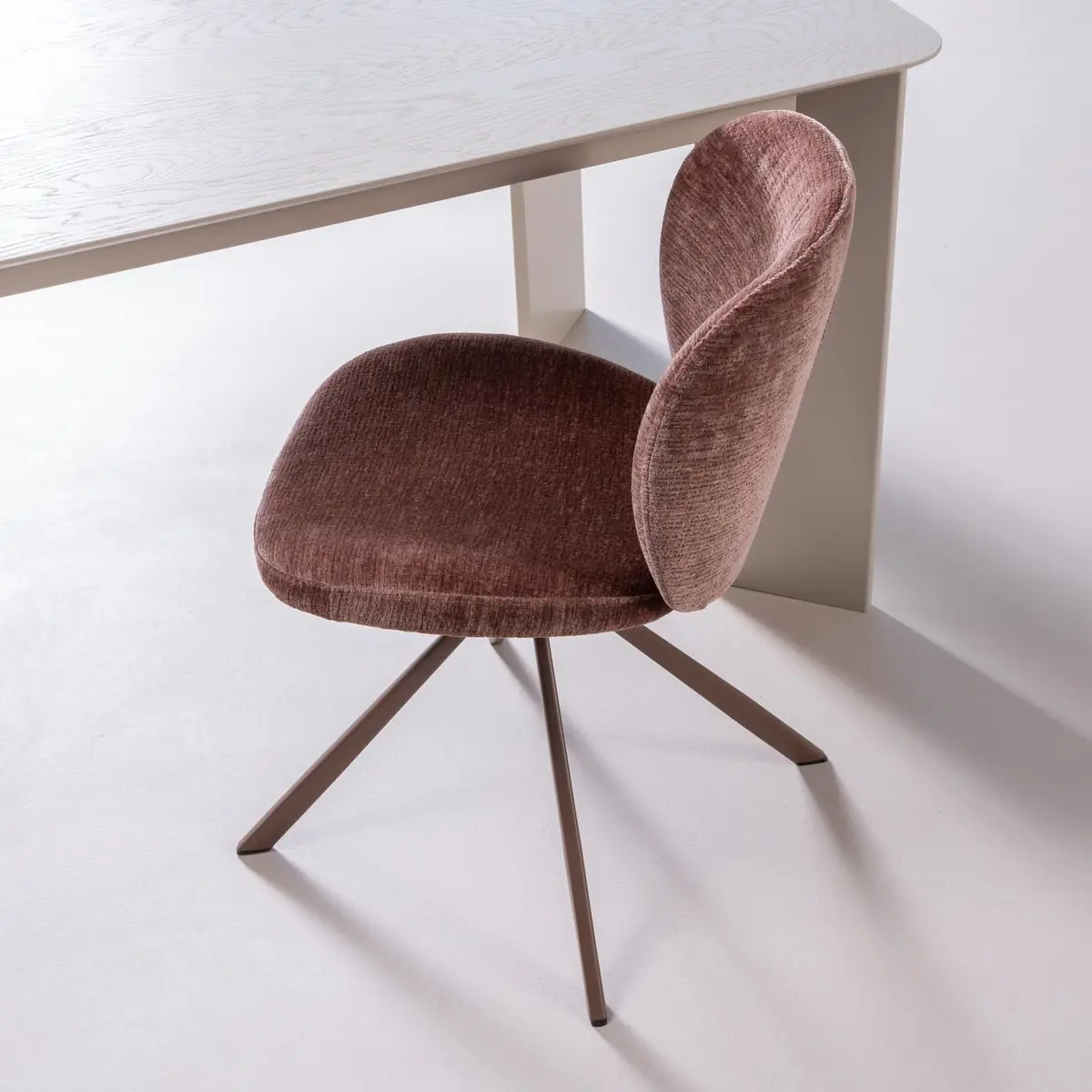WOOOD Femke Eetkamerstoelen - Chenille Stof - Bruin- Set van 2